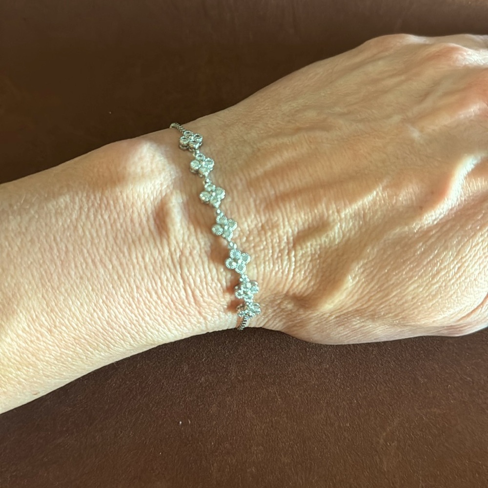 Banana Republic mini-flower diamond-like tennis bracelet - like new condition